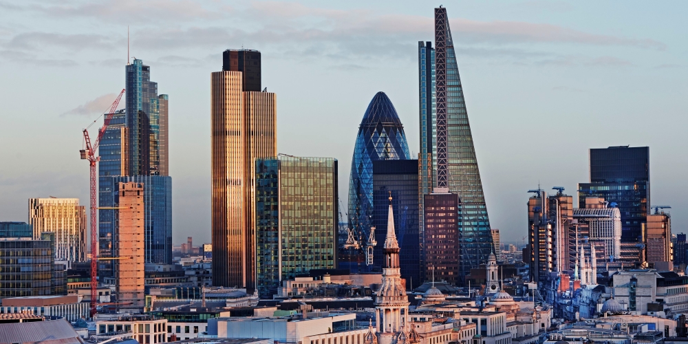 London's city skyline featuring famous landmarks